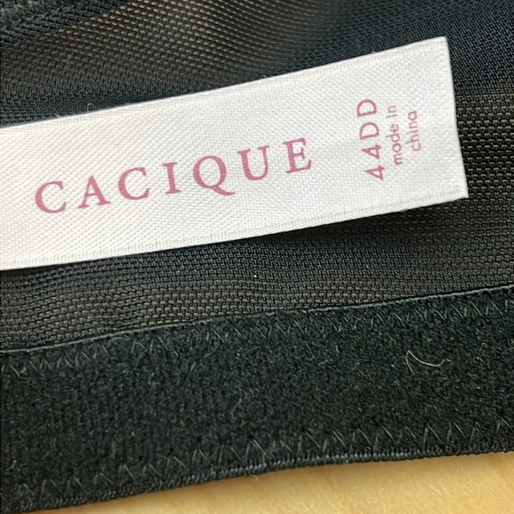 Cacique Beautiful Plunge Bra Size 44DD Black with Lace/Sequins EUC - Picture 2 of 8
